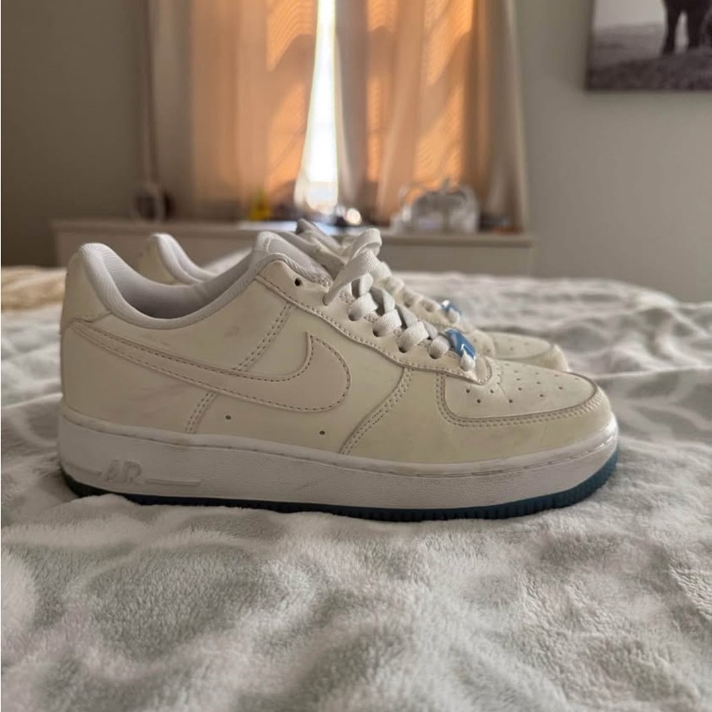 Nike Off-White Sneakers with Blue Sole